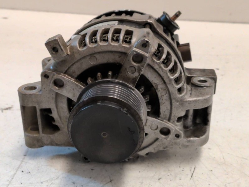 Recambio de alternador para toyota avensis berlina (t25) 2ad referencia OEM IAM CGB13080  