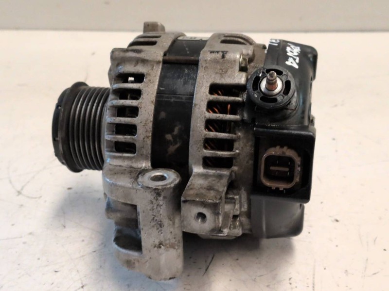 Recambio de alternador para toyota avensis berlina (t25) 2ad referencia OEM IAM CGB13080  
