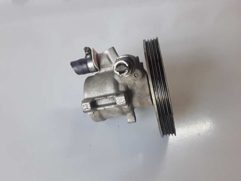 Recambio de bomba direccion para renault clio i fase i / ii (b/c57) e7j710 referencia OEM IAM 26019682  