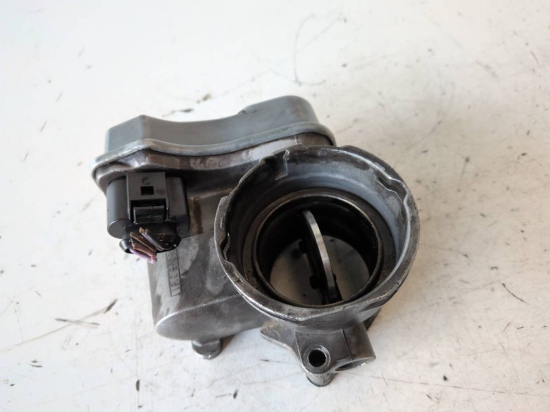 Recambio de caja mariposa para volkswagen passat variant (3c5) bkp referencia OEM IAM 03G128063B  