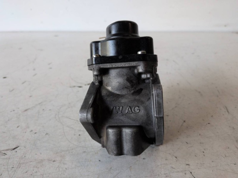 Recambio de valvula egr para volkswagen passat variant (3c5) bkp referencia OEM IAM 03G131501  