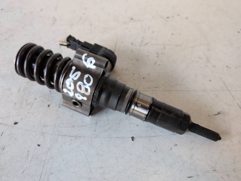 Recambio de inyector para volkswagen passat variant (3c5) bkp referencia OEM IAM 000130073SX  