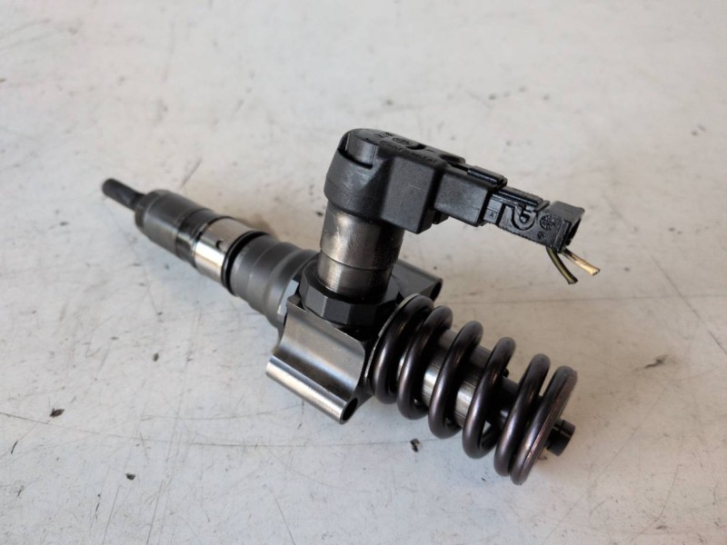 Recambio de inyector para volkswagen passat variant (3c5) bkp referencia OEM IAM 000130073SX  