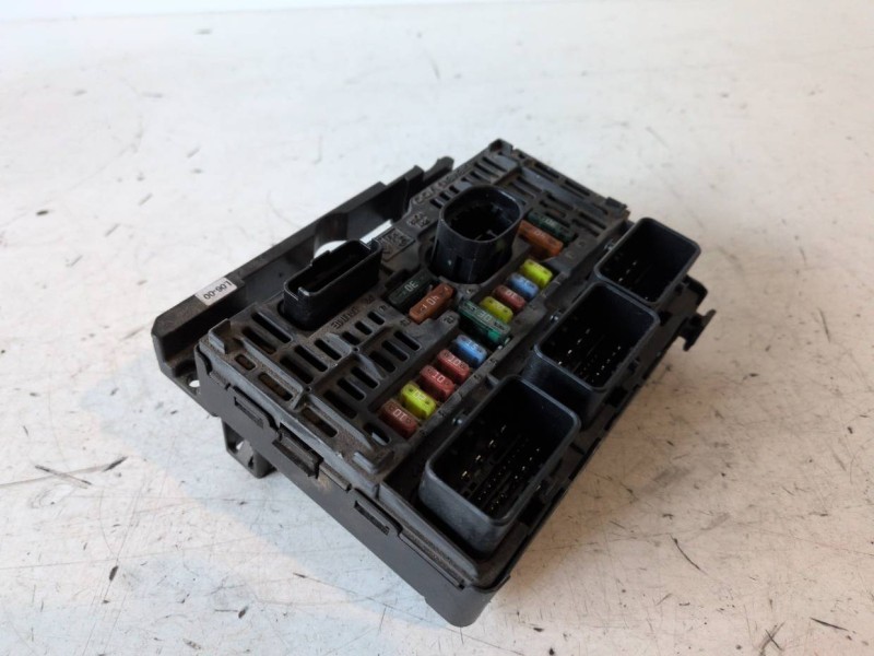 Recambio de caja reles / fusibles para citroen c5 break rhr referencia OEM IAM 9658539680  