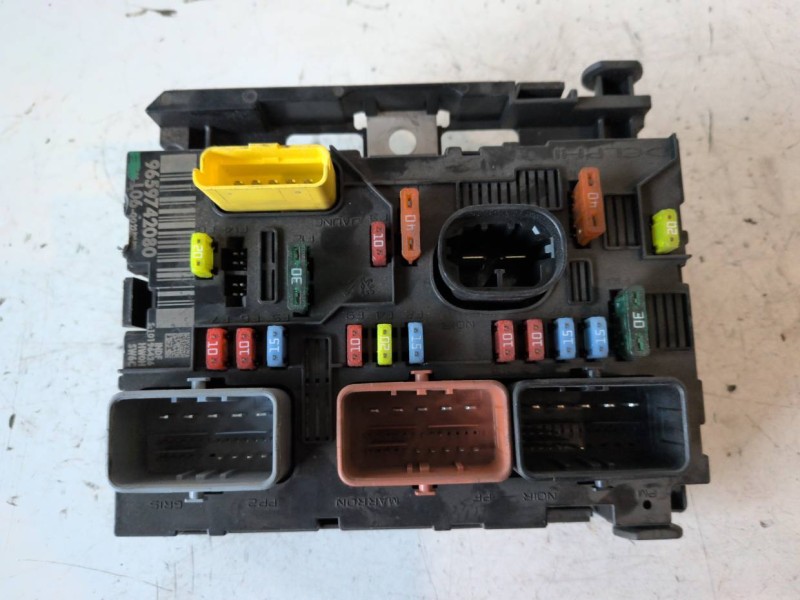 Recambio de caja reles / fusibles para peugeot 307 break/ sw (s2) 9hz referencia OEM IAM 9659742080  