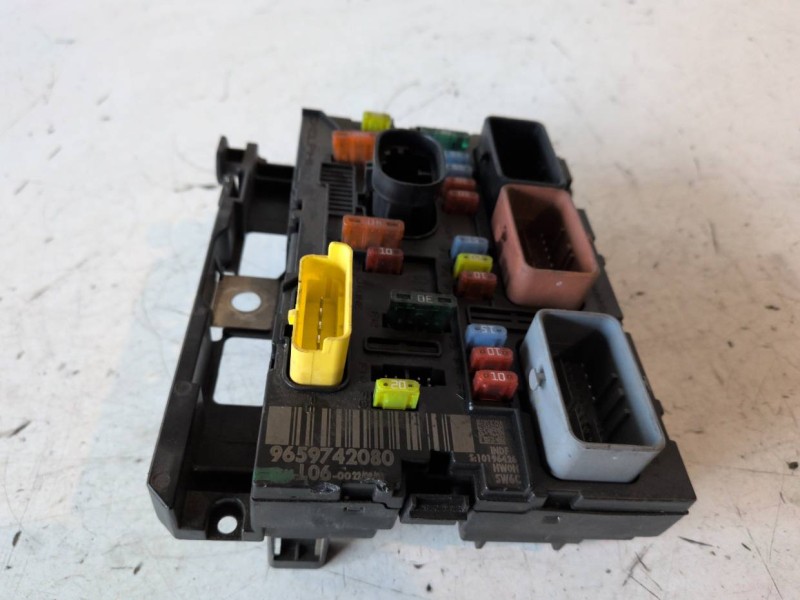 Recambio de caja reles / fusibles para peugeot 307 break/ sw (s2) 9hz referencia OEM IAM 9659742080  