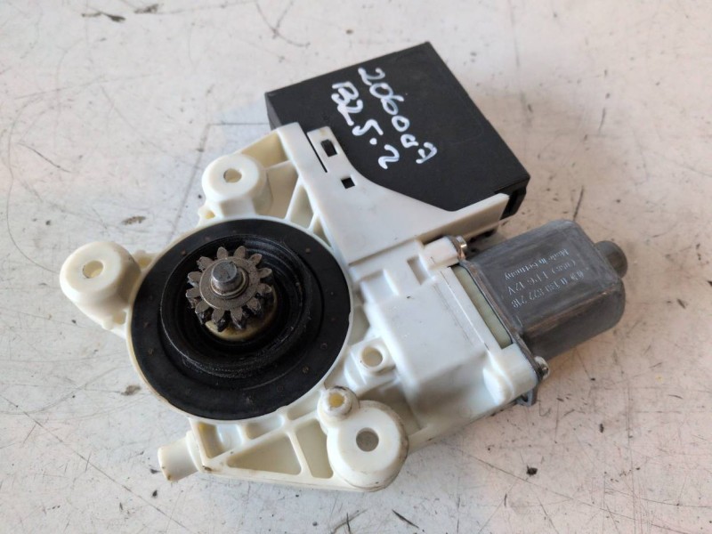 Recambio de motor elevalunas trasero derecho para ford focus berlina (cap) kkda referencia OEM IAM 981537103  