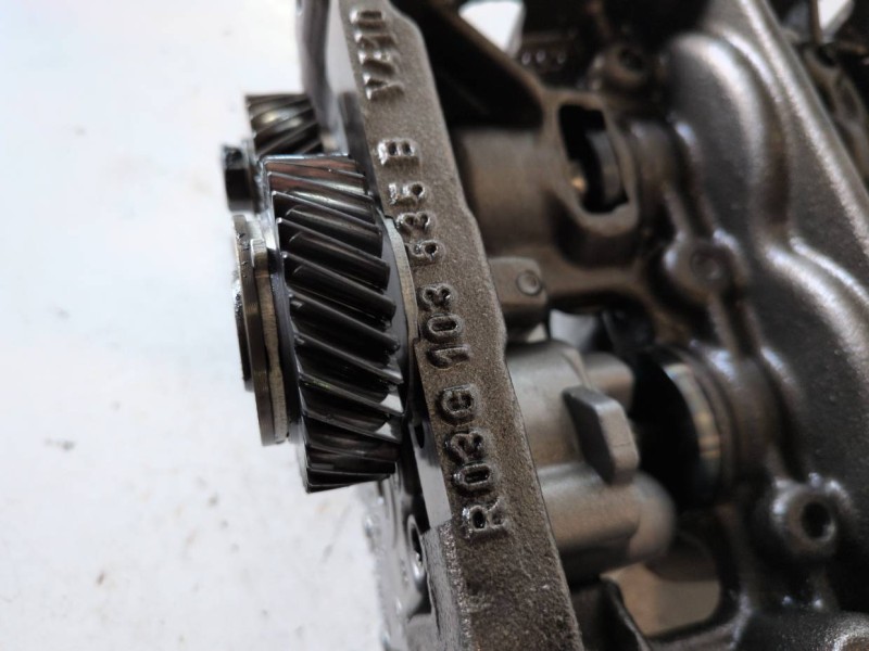 Recambio de bomba aceite para volkswagen passat variant (3c5) bkp referencia OEM IAM 3G103535B  