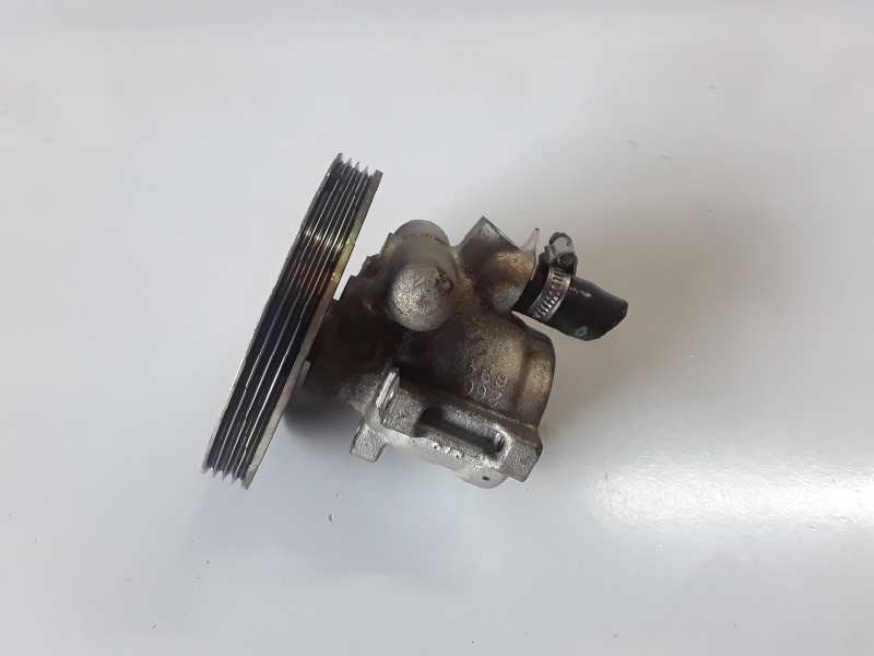 Recambio de bomba direccion para renault clio i fase i / ii (b/c57) e7j710 referencia OEM IAM 26019682  