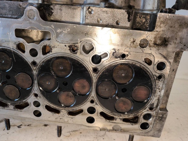 Recambio de culata para volkswagen golf v (1k1)(10.2003) bkd referencia OEM IAM 03G103373A  