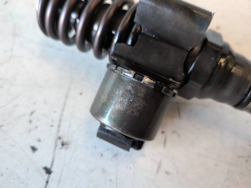 Recambio de inyector para volkswagen golf v (1k1)(10.2003) bkd referencia OEM IAM 03G130073B  