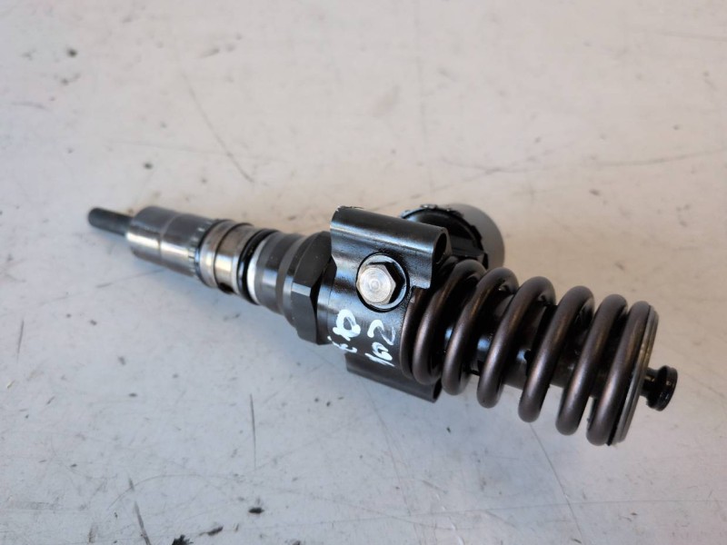 Recambio de inyector para volkswagen golf v (1k1)(10.2003) bkd referencia OEM IAM 03G130073B  