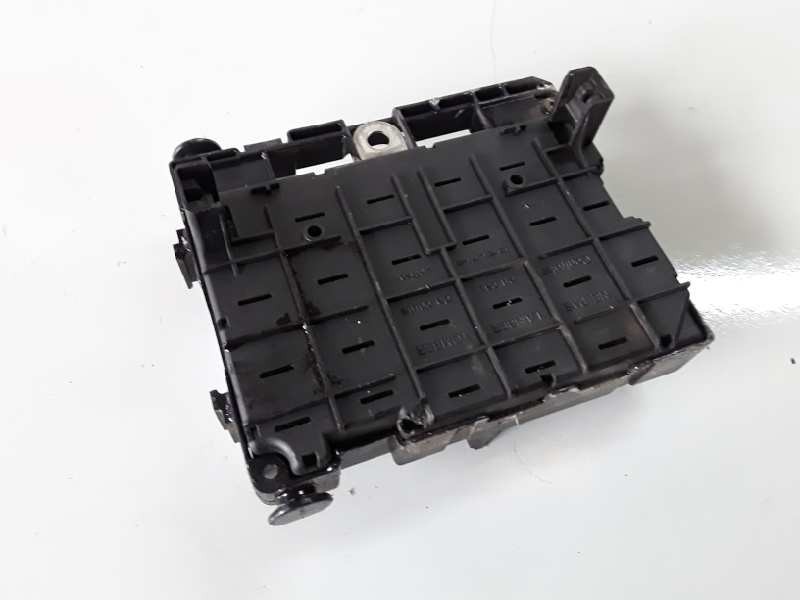 Recambio de caja reles / fusibles para peugeot 406 berlina (s1/s2) rhz referencia OEM IAM 9650664080/BSMB3  