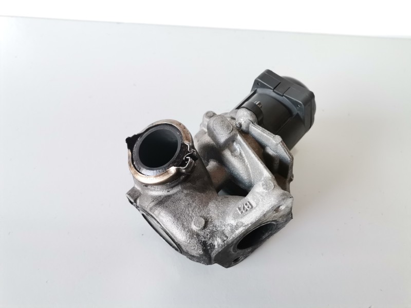 Recambio de valvula egr para mazda 3 berlina (bk) y6 referencia OEM IAM 01017109  
