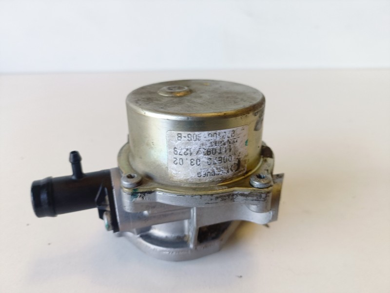 Recambio de depresor freno / bomba vacio para renault kangoo ii (f/kw0) k9k804 referencia OEM IAM 7006730302  