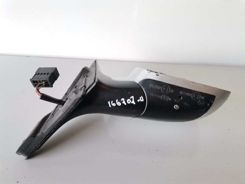 Recambio de retrovisor derecho para audi a3 (8l) agu referencia OEM IAM   
