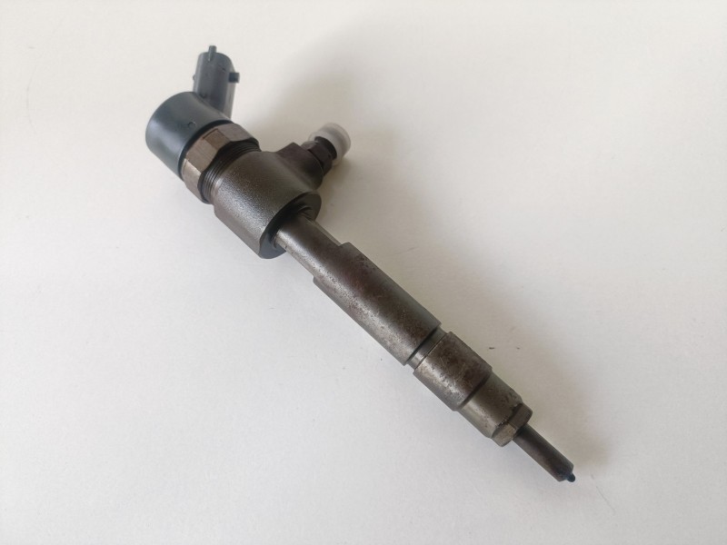 Recambio de inyector para fiat i doblò (119) 223b1000 referencia OEM IAM 0445110187  