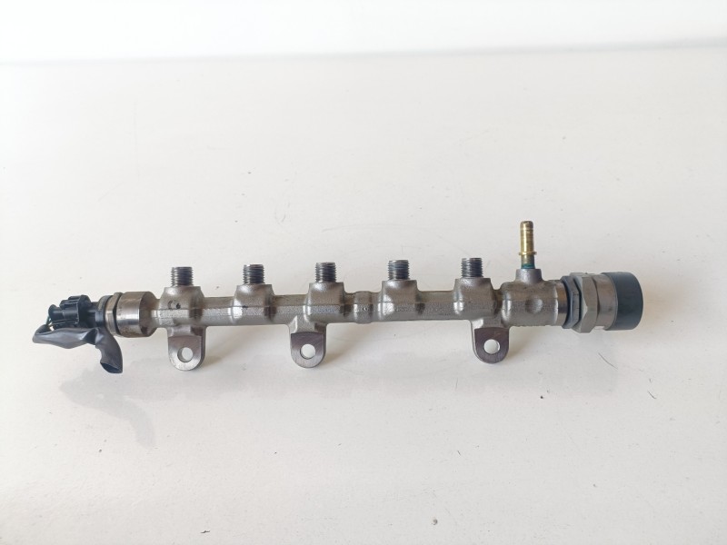 Recambio de rampa inyectora para nissan x-trail (t31) m9r856 referencia OEM IAM 0445214250  