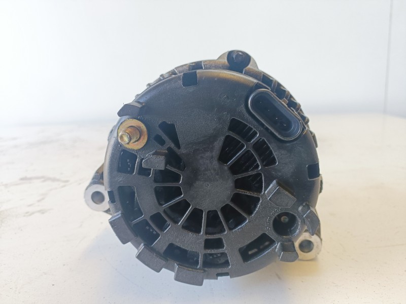 Recambio de alternador para ssangyong rexton d27dt referencia OEM IAM A6651540002  