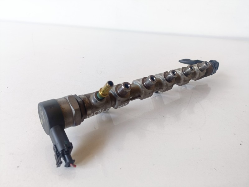 Recambio de rampa inyectora para nissan x-trail (t31) m9r856 referencia OEM IAM 0445214250  