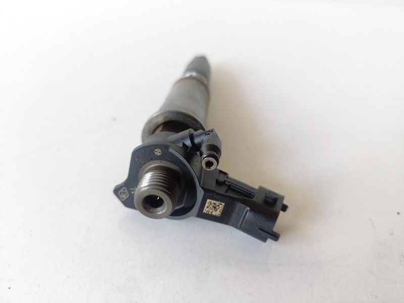 Recambio de inyector para nissan x-trail (t31) m9r856 referencia OEM IAM 0445115084  