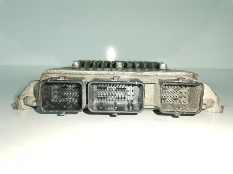 Recambio de centralita motor uce para citroen c3 8hx referencia OEM IAM 5WS40068BT  