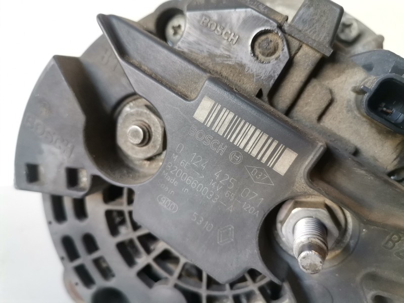 Recambio de alternador para renault twingo ii k9k740 referencia OEM IAM 0124425071/8200660033A  