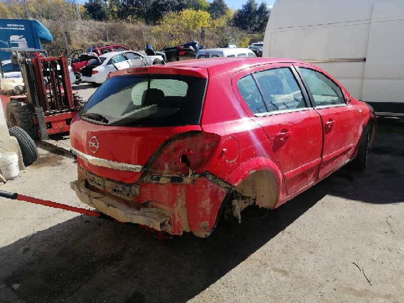 opel astra h berlina del año 2005