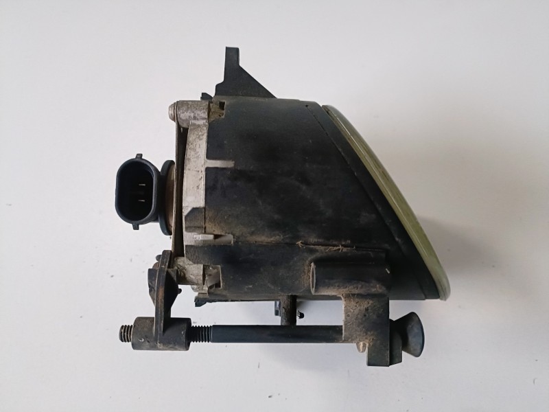 Recambio de faro antiniebla derecho para audi a4 berlina (8e) bcz referencia OEM IAM 0305063004  