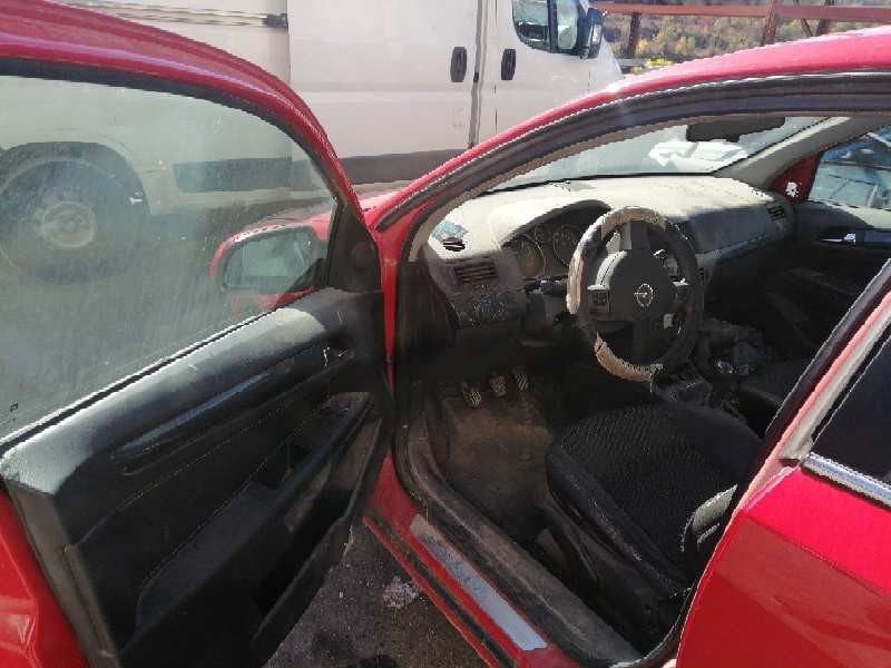 opel astra h berlina del año 2005
