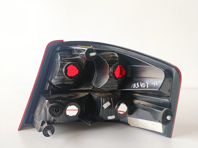 Recambio de piloto trasero izquierdo para dodge avenger (js) ecn referencia OEM IAM   
