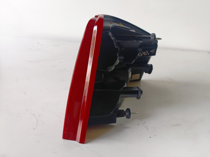 Recambio de piloto trasero izquierdo para dodge avenger (js) ecn referencia OEM IAM   