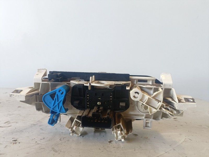 Recambio de mando calefaccion / aire acondicionado para renault twingo ii k9k740 referencia OEM IAM   