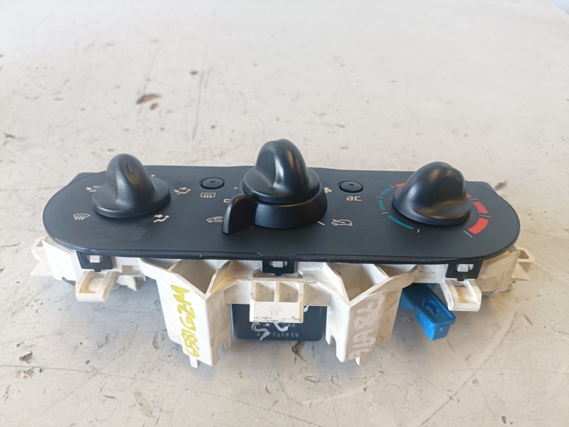 Recambio de mando calefaccion / aire acondicionado para renault twingo ii k9k740 referencia OEM IAM   