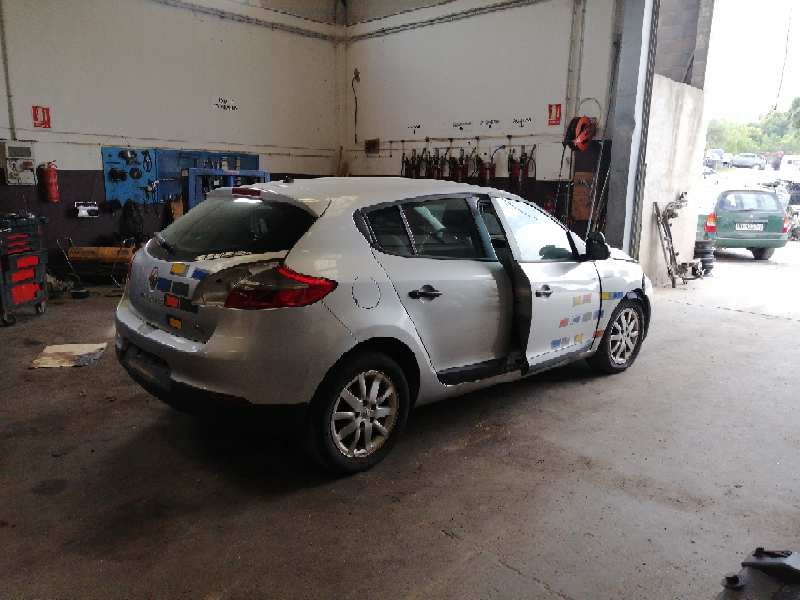 renault megane iii berlina 5p del año 2009