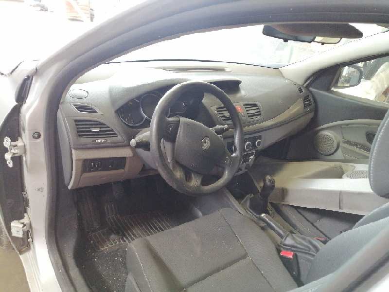 renault megane iii berlina 5p del año 2009