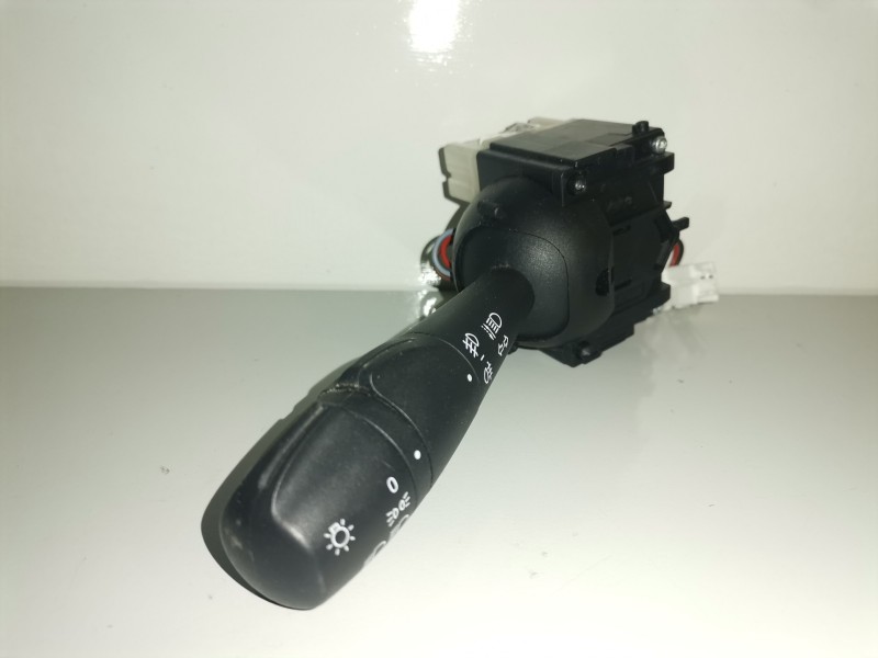 Recambio de mando luces para renault clio iv k9k628 referencia OEM IAM 255675887R  