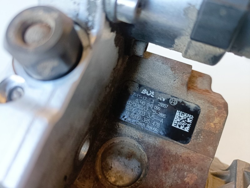 Recambio de bomba inyeccion para renault trafic ii combi m9r780 referencia OEM IAM 0445010099  