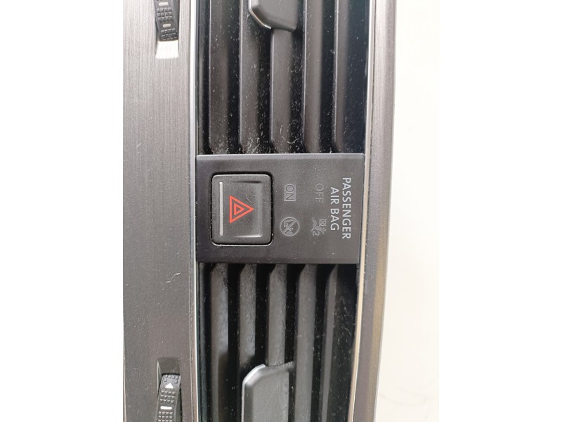 Recambio de rejilla aireadora para volkswagen golf vii (5g1/be1) clh referencia OEM IAM 5G1815736A/5G1819728G  