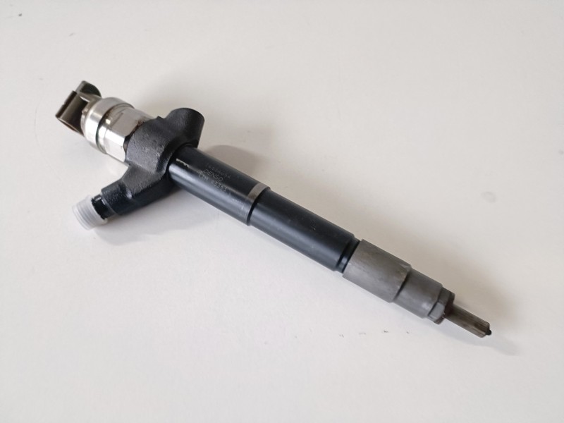 Recambio de inyector para mitsubishi montero (v80/v90) 4m41 referencia OEM IAM 1465A054  
