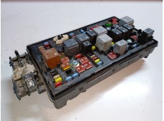 Recambio de caja reles / fusibles para opel insignia berlina a20dth referencia OEM IAM 13275881  