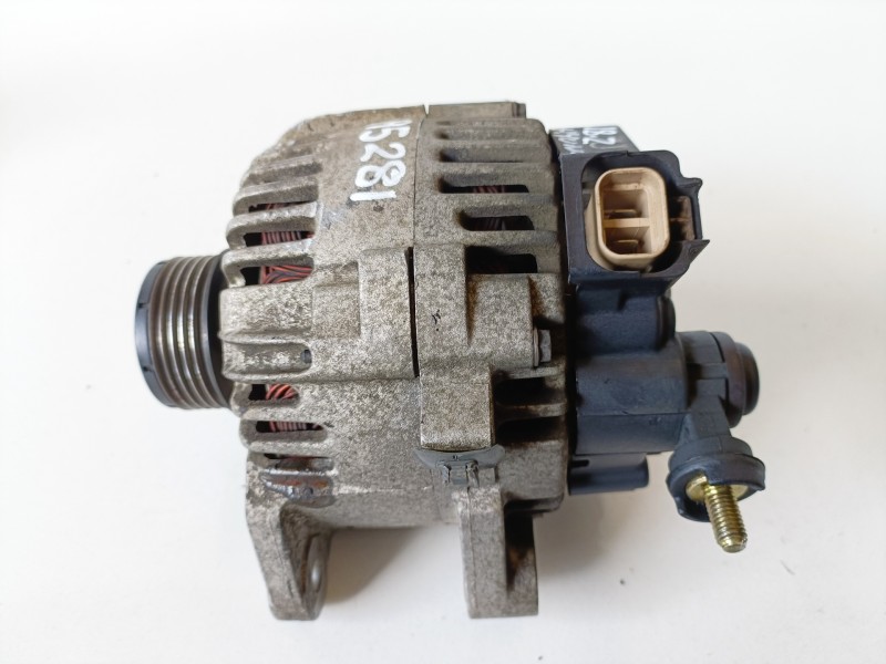 Recambio de alternador para hyundai matrix (fc) d4fa referencia OEM IAM 2655475  