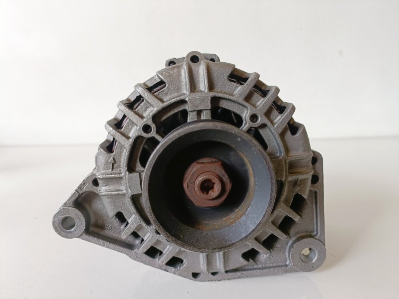 Recambio de alternador para audi a4 avant (8e) bfc referencia OEM IAM 0986044470  