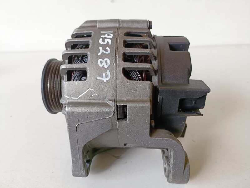 Recambio de alternador para audi a4 avant (8e) bfc referencia OEM IAM 0986044470  