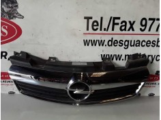 Recambio de rejilla delantera para opel zafira b z18xer referencia OEM IAM 13136136  
