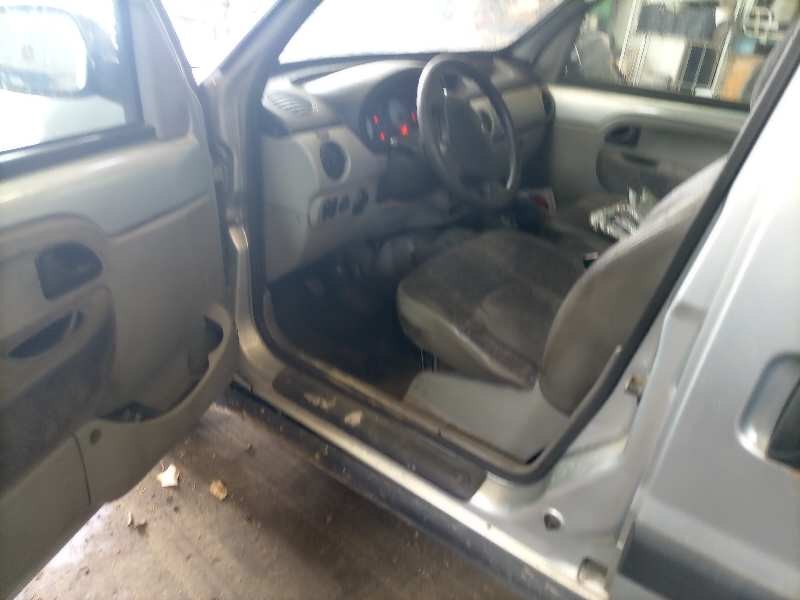 renault kangoo 4x4 del año 2004