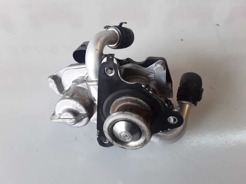 Recambio de valvula egr para audi a4 avant (8w5) deu referencia OEM IAM 04L131501S  