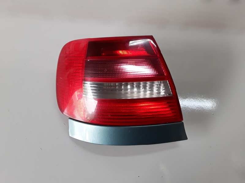 Recambio de piloto trasero izquierdo para audi a4 berlina (b5) akn referencia OEM IAM   