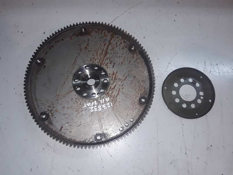 Recambio de volante motor para audi q5 (8r) referencia OEM IAM 059105/323BJ/059105189K  