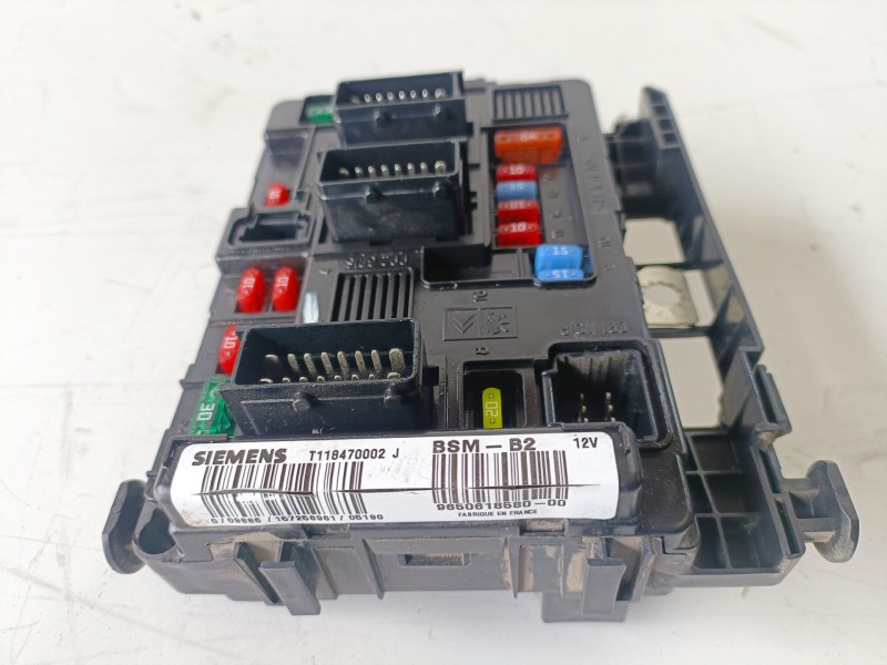 Recambio de caja reles / fusibles para peugeot partner (s2) 9hx referencia OEM IAM 965061858000  